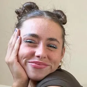 Ysabelle Wallace