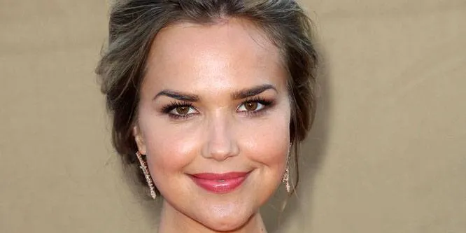 Arielle Kebbel