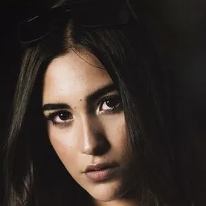 Gloria Valencia