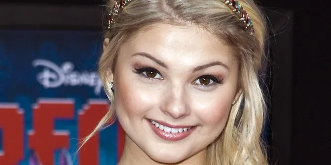 Stefanie Scott