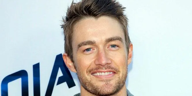 Robert Buckley