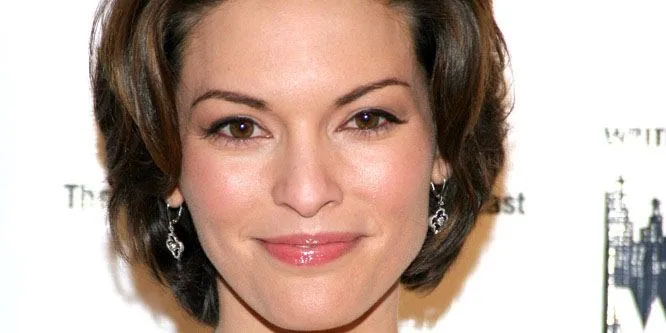 Alana De la Garza