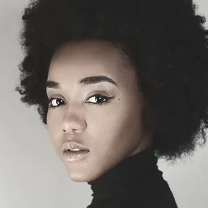 Nia Holloway