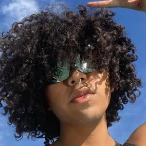Kenny Lázaro