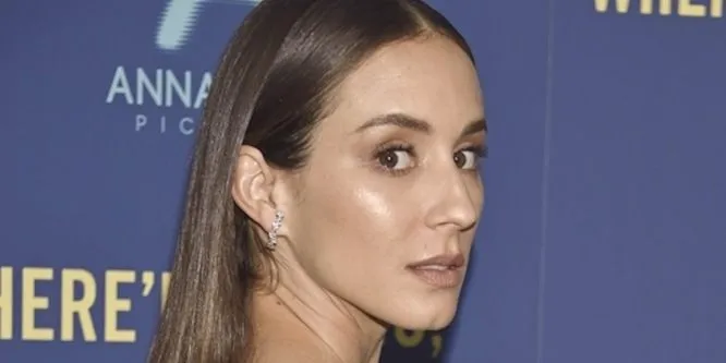 Troian Bellisario