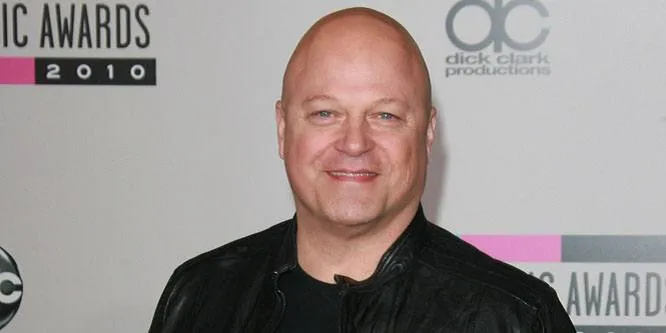 Michael Chiklis