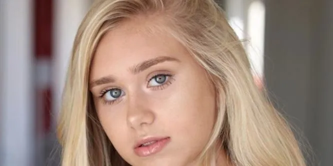Emily Skinner (TV Actress)