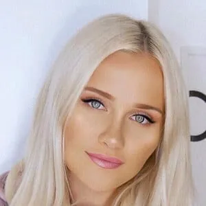 Anna Ta