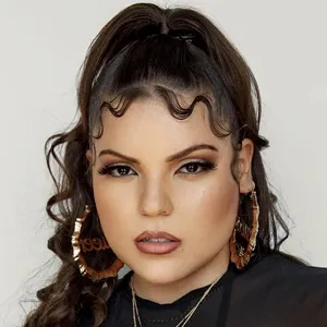 Elle Baez