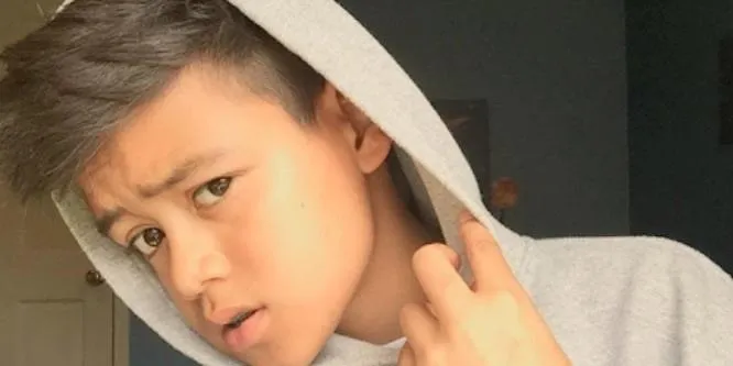 Carlos Nuñez (YouTube Star)