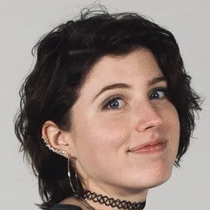 Isabel Jones (Bassist)