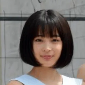 Suzu Hirose