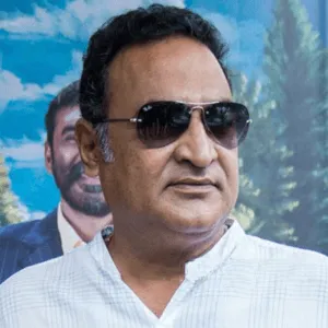 Aadukalam Naren