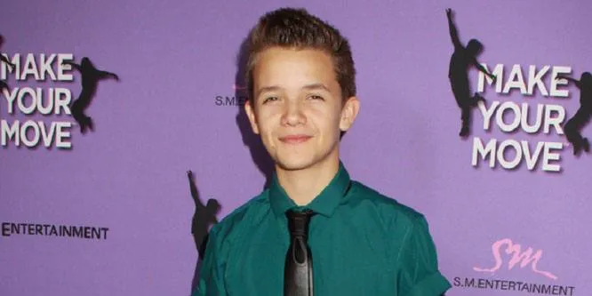 Noah Urrea