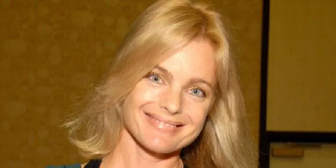 Erika Eleniak