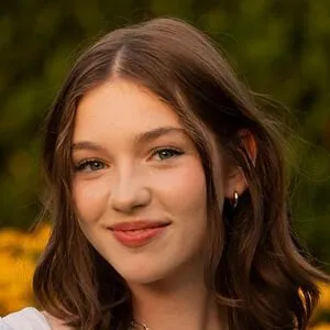 Alexa Swinton