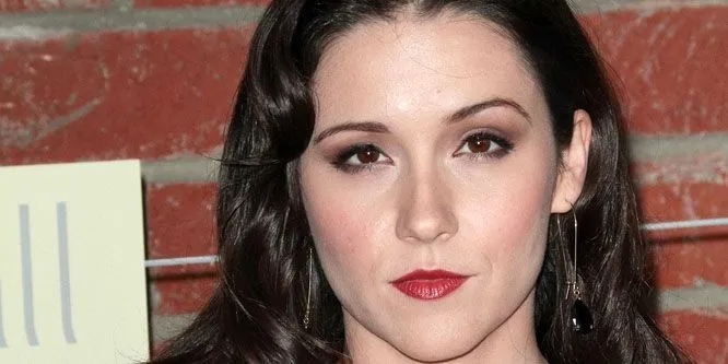 Shannon Woodward