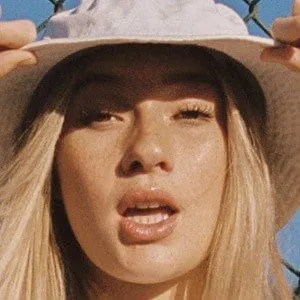 Kayla Jones (Model)