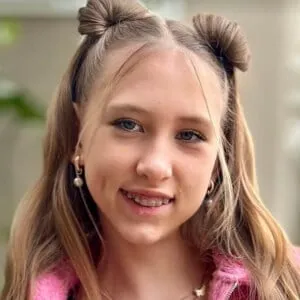 Nikol Strong