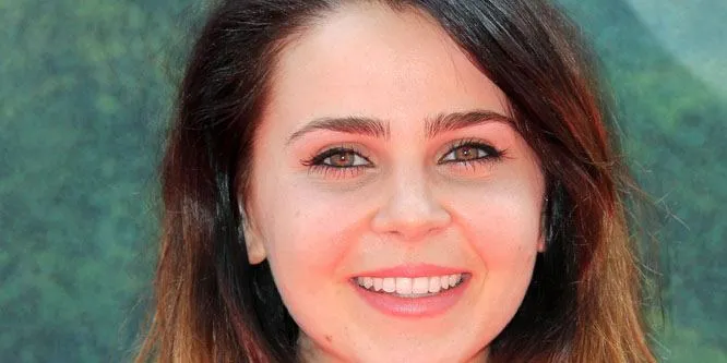Mae Whitman