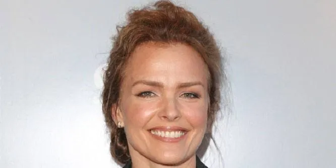Dina Meyer