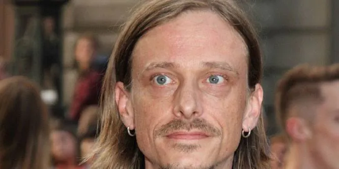 Mackenzie Crook