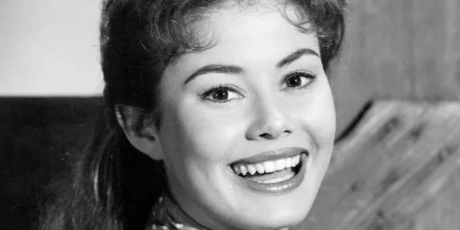 Roberta Shore