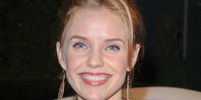 Kelli Garner