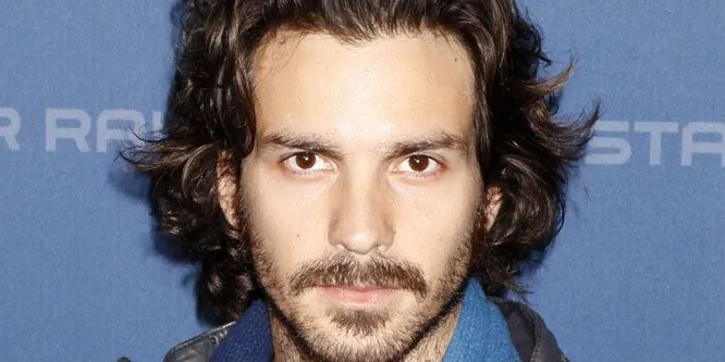 Santiago Cabrera
