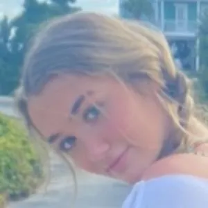 Julia Grace