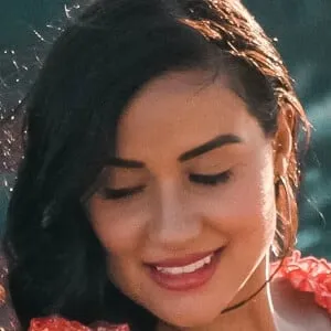 Angie Villa