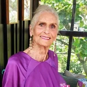 Daphne Selfe