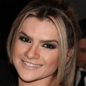 Mirella Santos (Model)