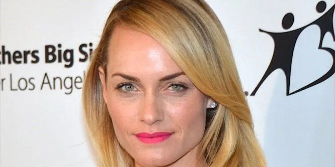 Amber Valletta