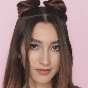 Miriam Váez