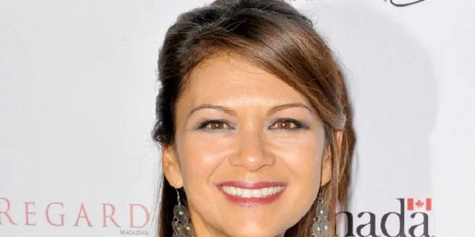Nia Peeples