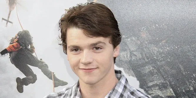 Joel Courtney