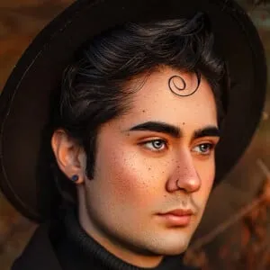 Chris Hernandez (Photographer)