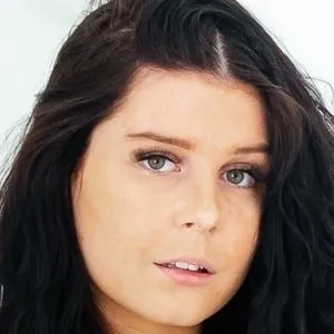 Kiki Isabella