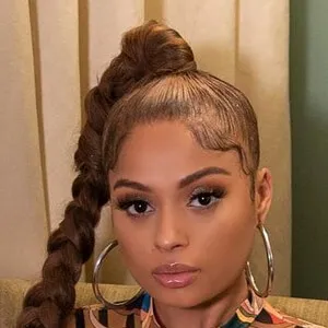 Lola Rae