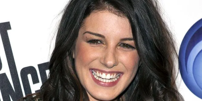 Shenae Grimes