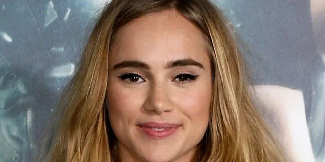 Suki Waterhouse